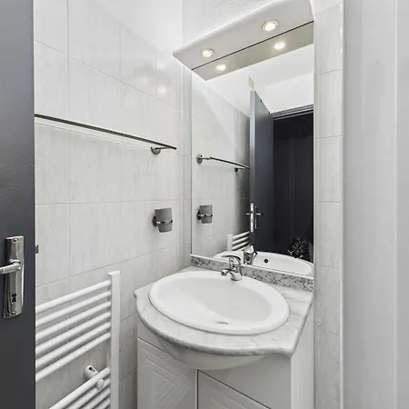 Mezzanine, 6 Pers, Terrasse Sud, Près Quai, Parking Privé - Fr-1-326-755 * Marseillan (Herault)